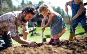 Gartenplanung als Familie: Kinder mit einbeziehen